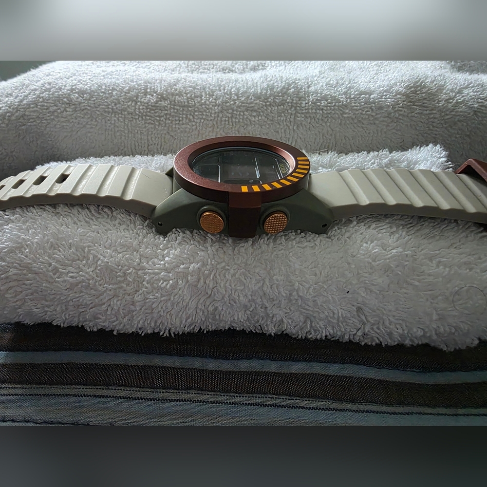 Nixon Boba Fett THE UNIT Watch Red / Gray "As You Wish" **EUC** EXTREMELY RARE - Picture 6 of 8